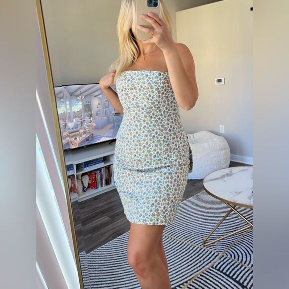 Rare Find! Betsey Johnson Y2K White Floral Corset Dress – Size 8 (No Tag) - Picture 4 of 13